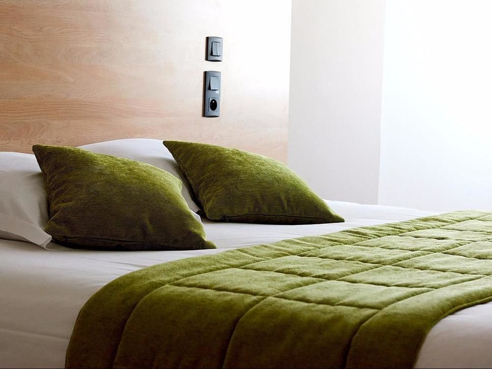 Logis Hotel-Restaurant Le Grand Cerf Ernée 외부 사진